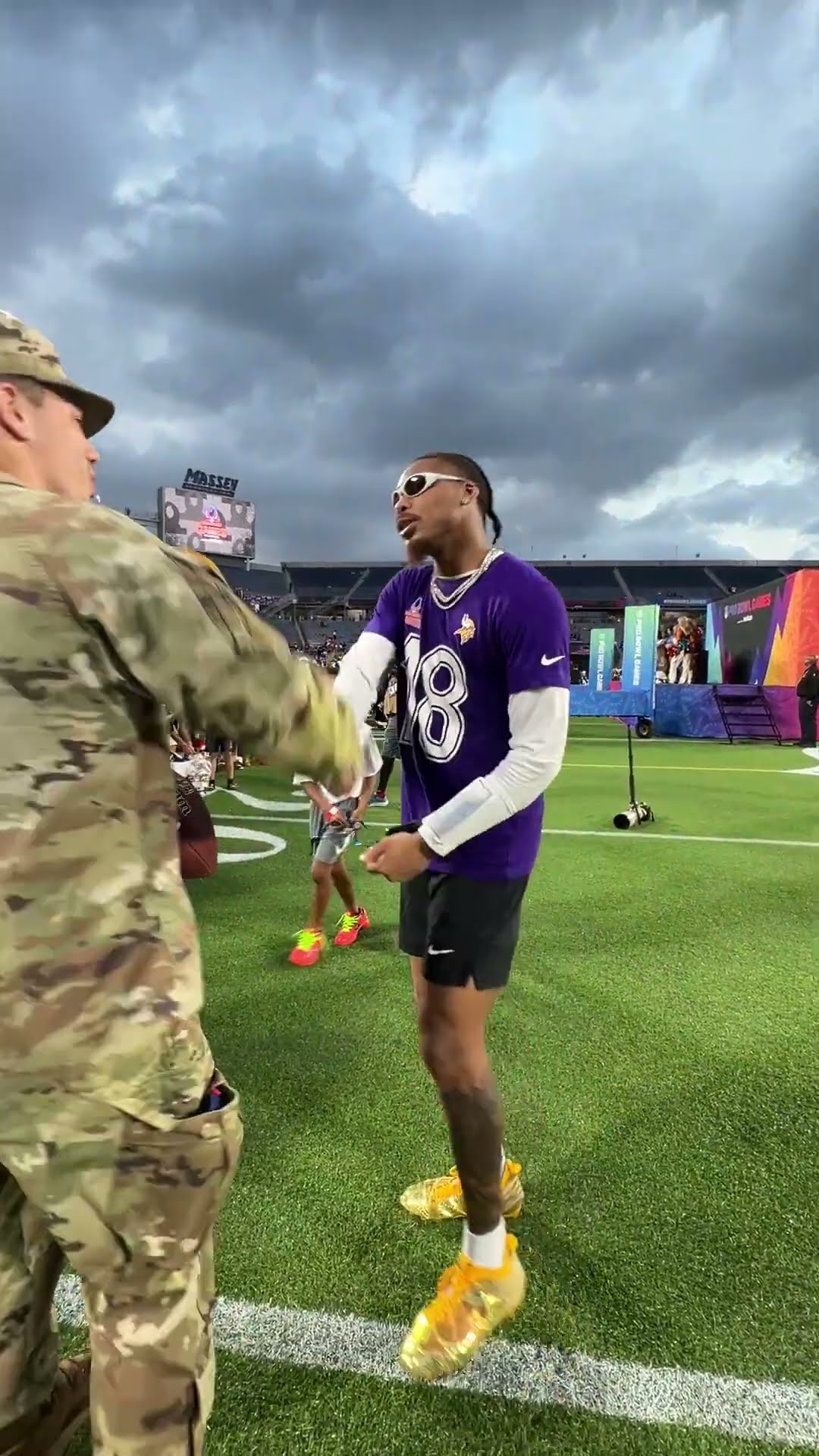 Justin Jefferson Signs Autographs After Pro Bowl Games